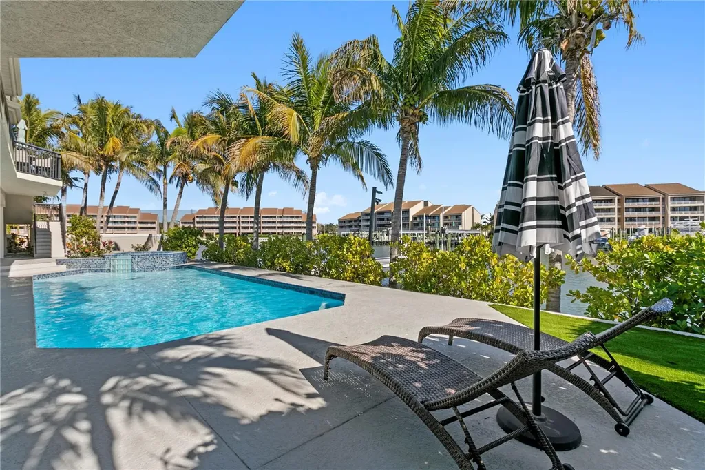 6103 Pasadena Point Boulevard S Gulfport FL 33707
