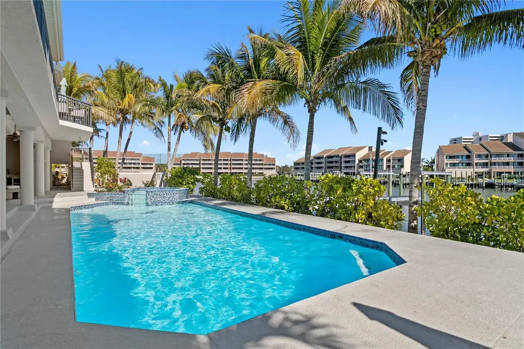 6103 Pasadena Point Boulevard S Gulfport FL 33707