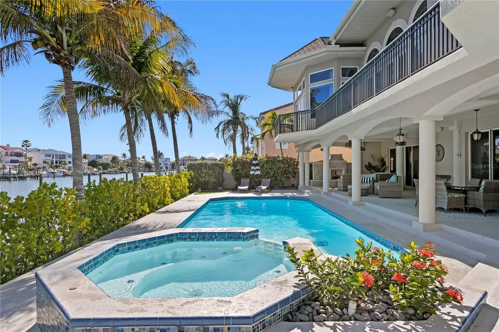 6103 Pasadena Point Boulevard S Gulfport FL 33707