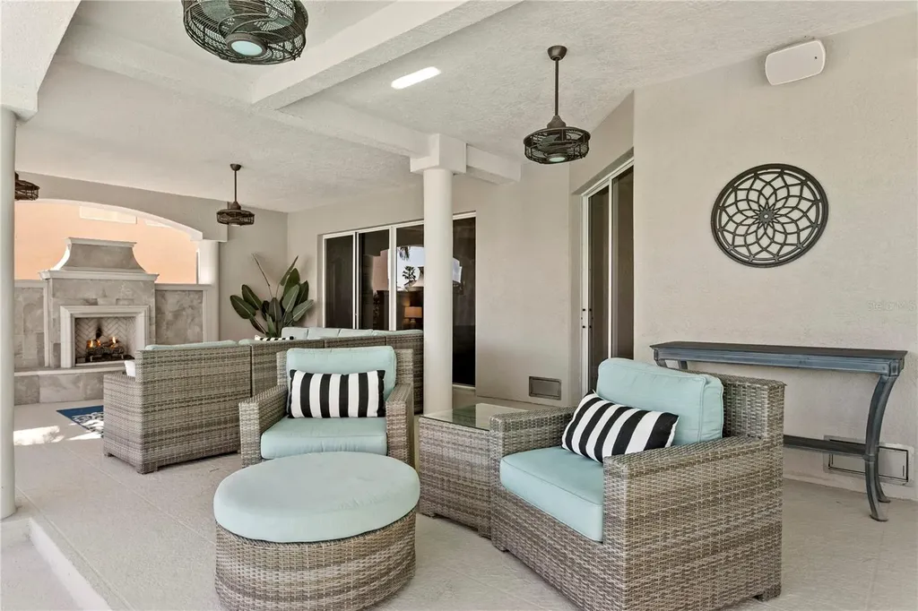 6103 Pasadena Point Boulevard S Gulfport FL 33707
