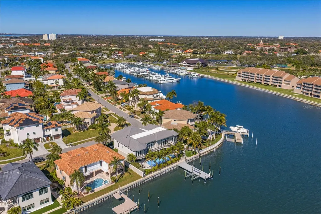 6103 Pasadena Point Boulevard S Gulfport FL 33707