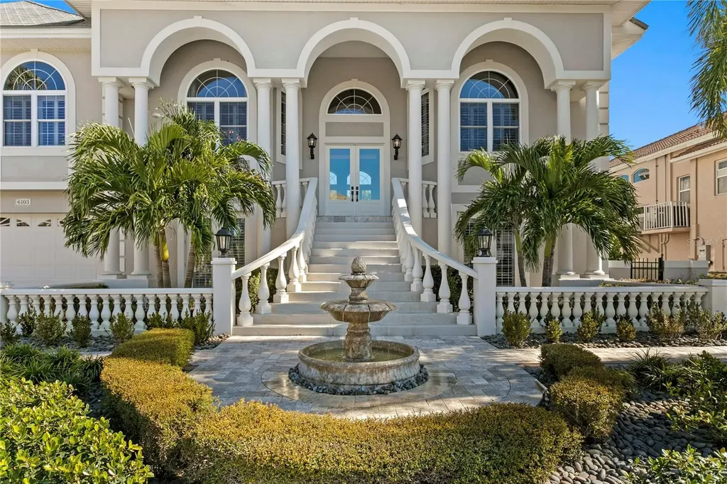 6103 Pasadena Point Boulevard S Gulfport FL 33707