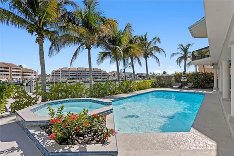 6103 Pasadena Point Boulevard S Gulfport FL 33707