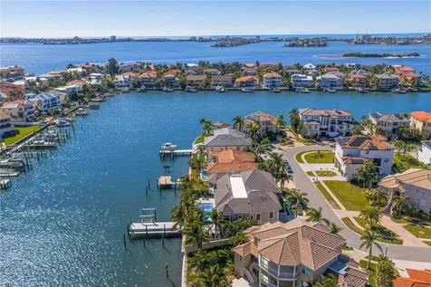 6103 Pasadena Point Boulevard S Gulfport FL 33707