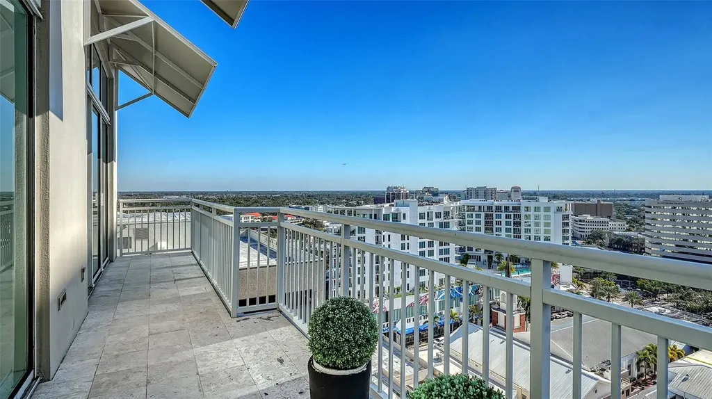 1350 Main Street Sarasota FL 34236
