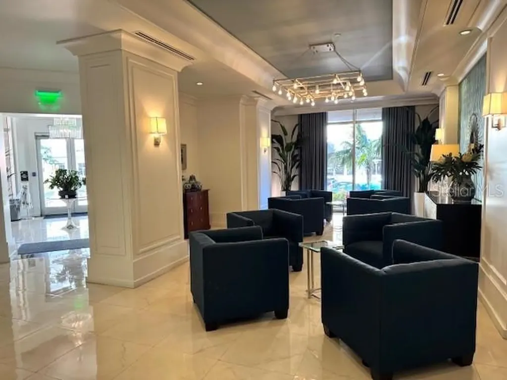 1350 Main Street Sarasota FL 34236