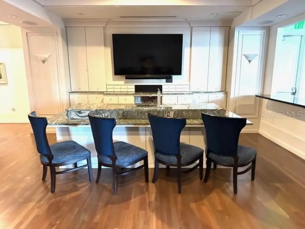 1350 Main Street Sarasota FL 34236