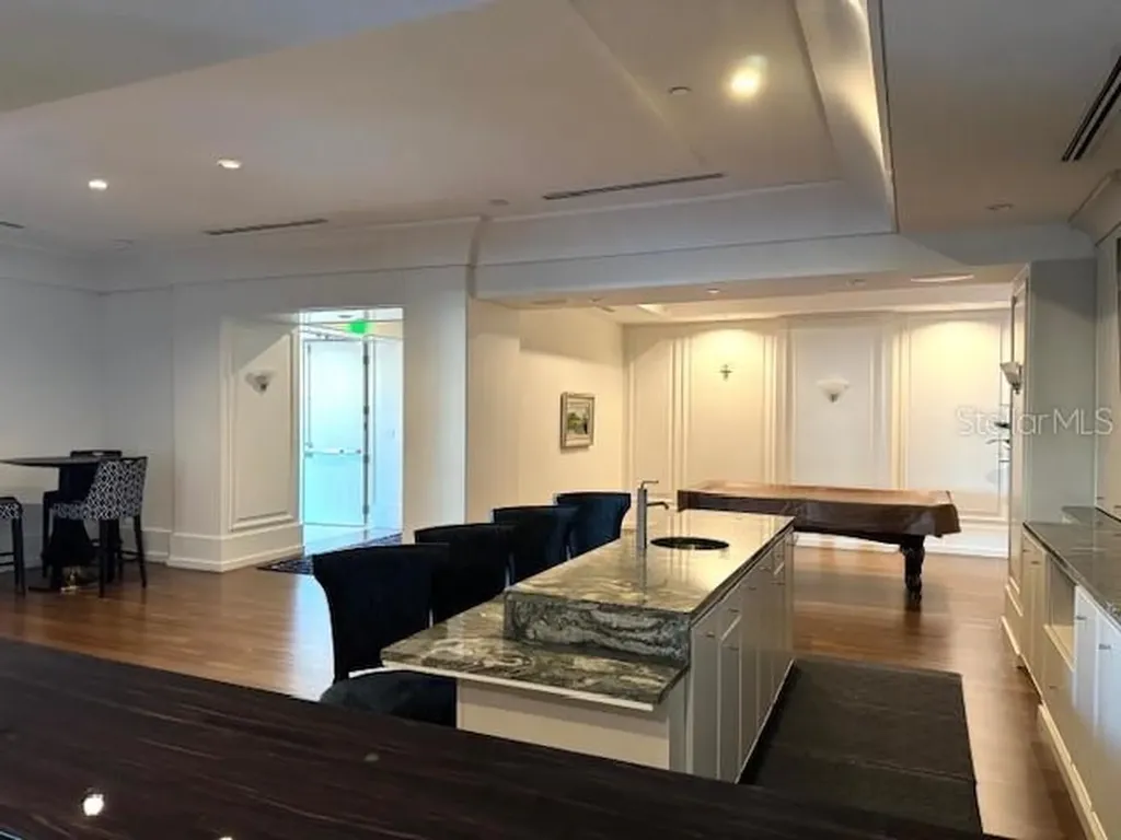 1350 Main Street Sarasota FL 34236