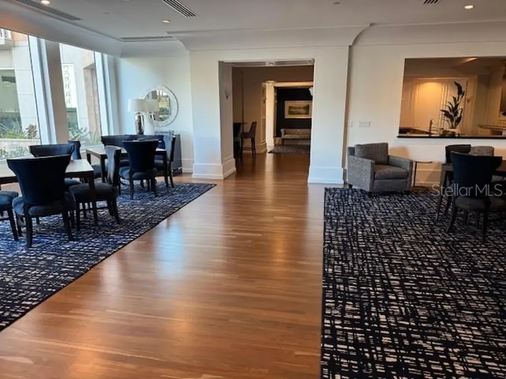 1350 Main Street Sarasota FL 34236