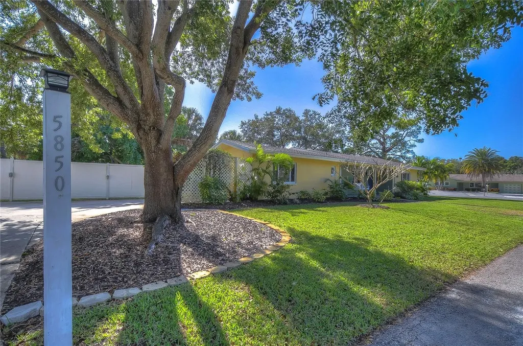 5850 24th Avenue S Gulfport FL 33707