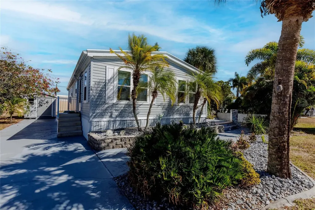 2100 Kings Highway Port Charlotte FL 33980