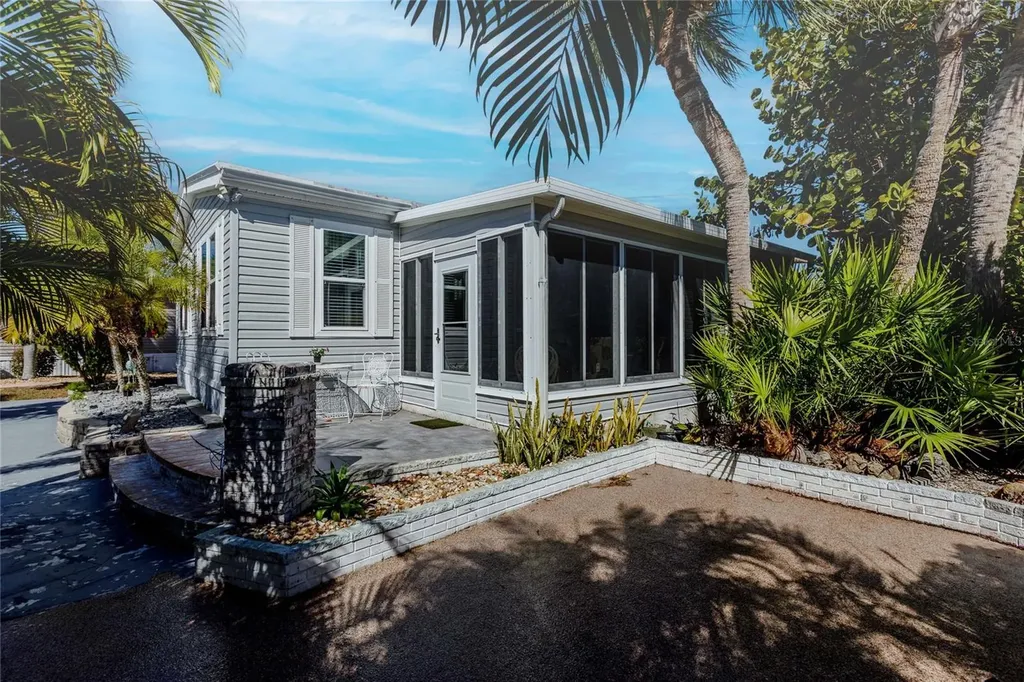 2100 Kings Highway Port Charlotte FL 33980
