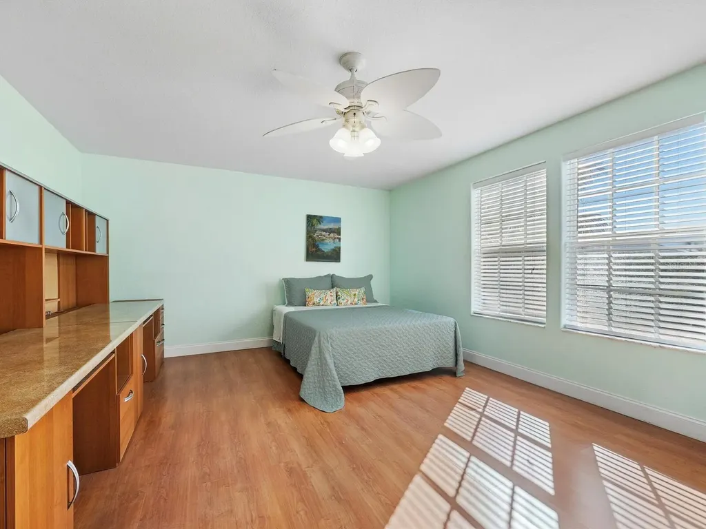 605 Avenida De Mayo Sarasota FL 34242