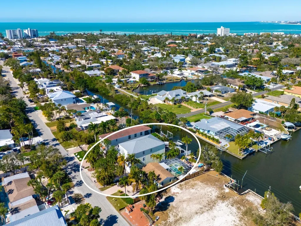 605 Avenida De Mayo Sarasota FL 34242