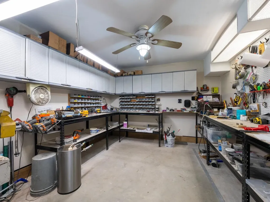 605 Avenida De Mayo Sarasota FL 34242
