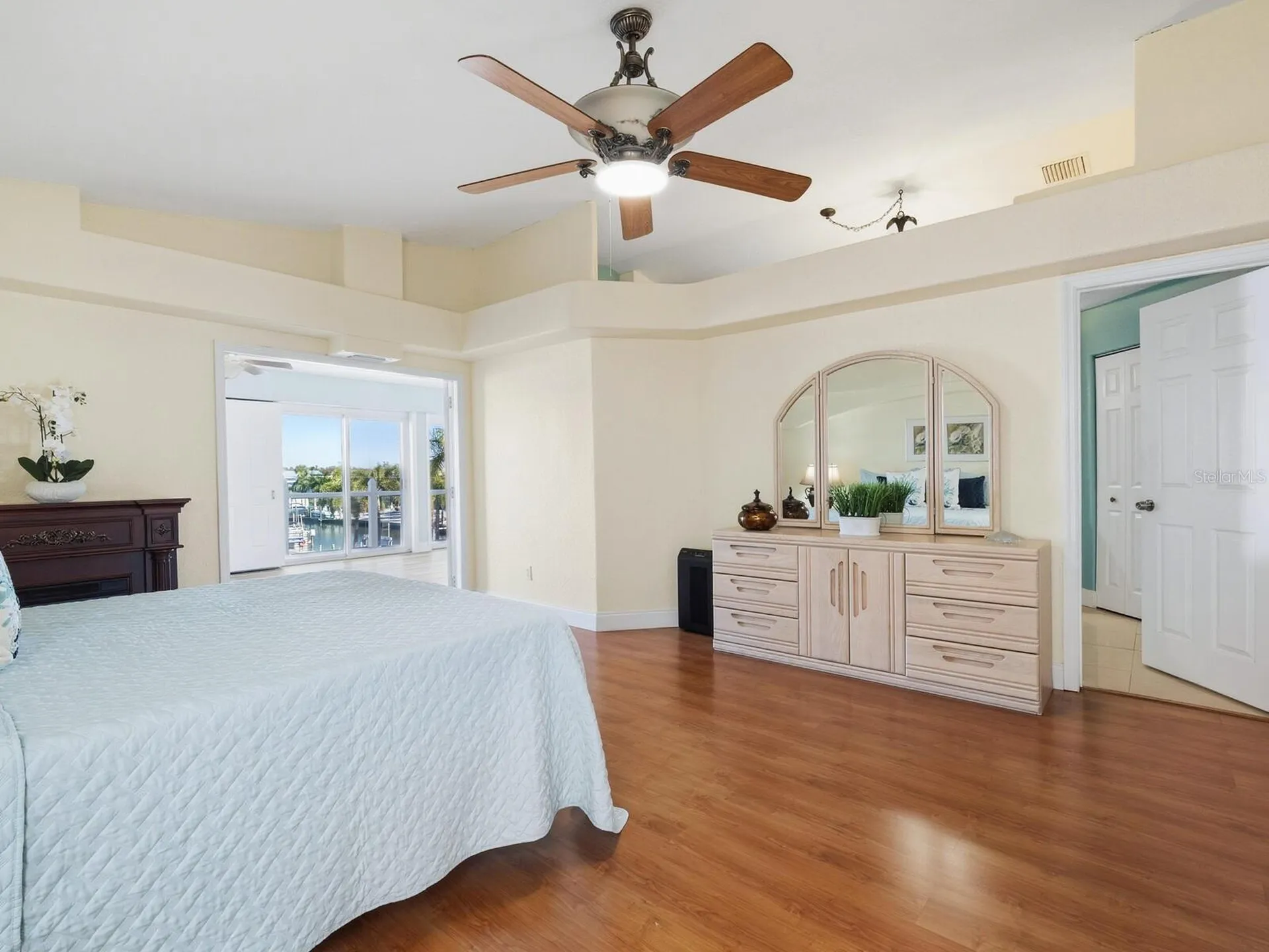 605 Avenida De Mayo Sarasota FL 34242