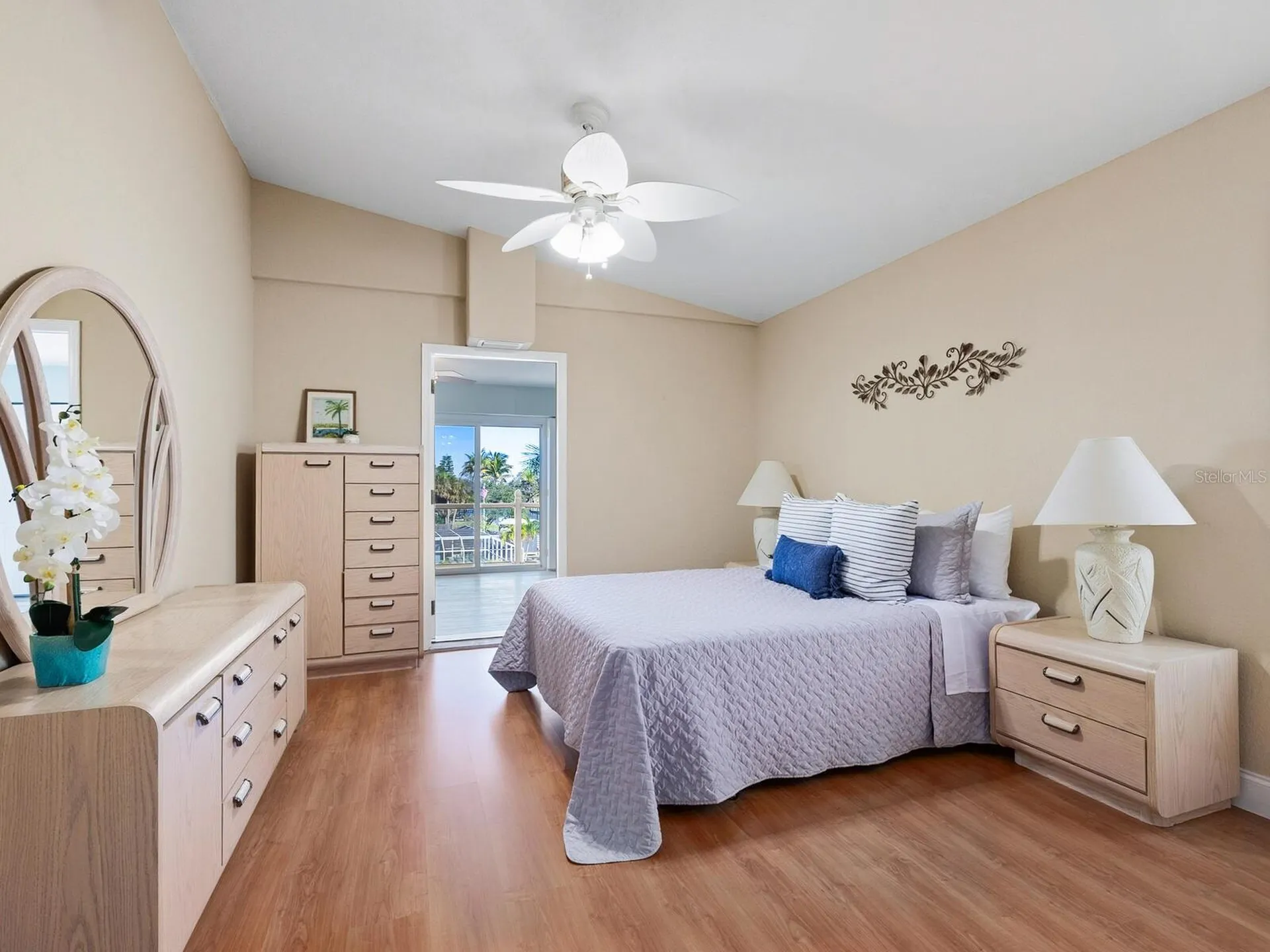 605 Avenida De Mayo Sarasota FL 34242