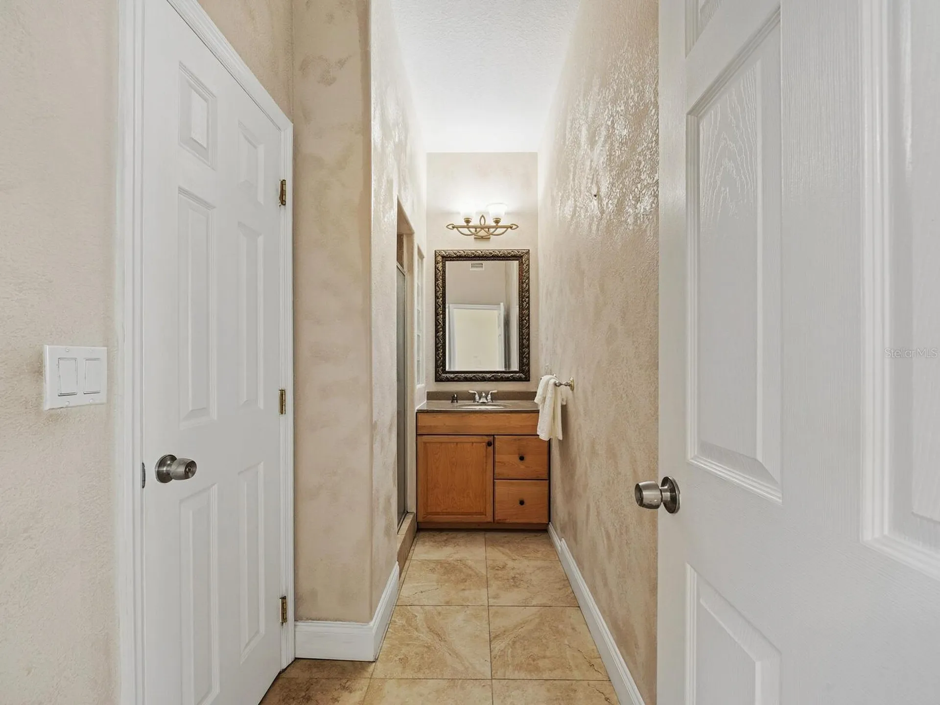 605 Avenida De Mayo Sarasota FL 34242