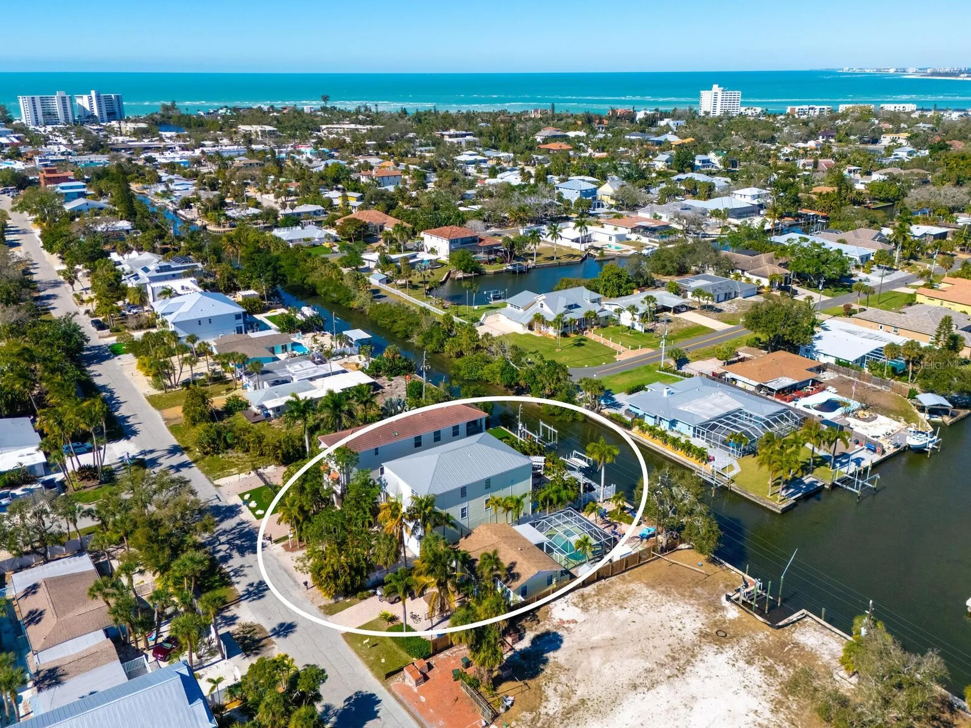 605 Avenida De Mayo Sarasota FL 34242