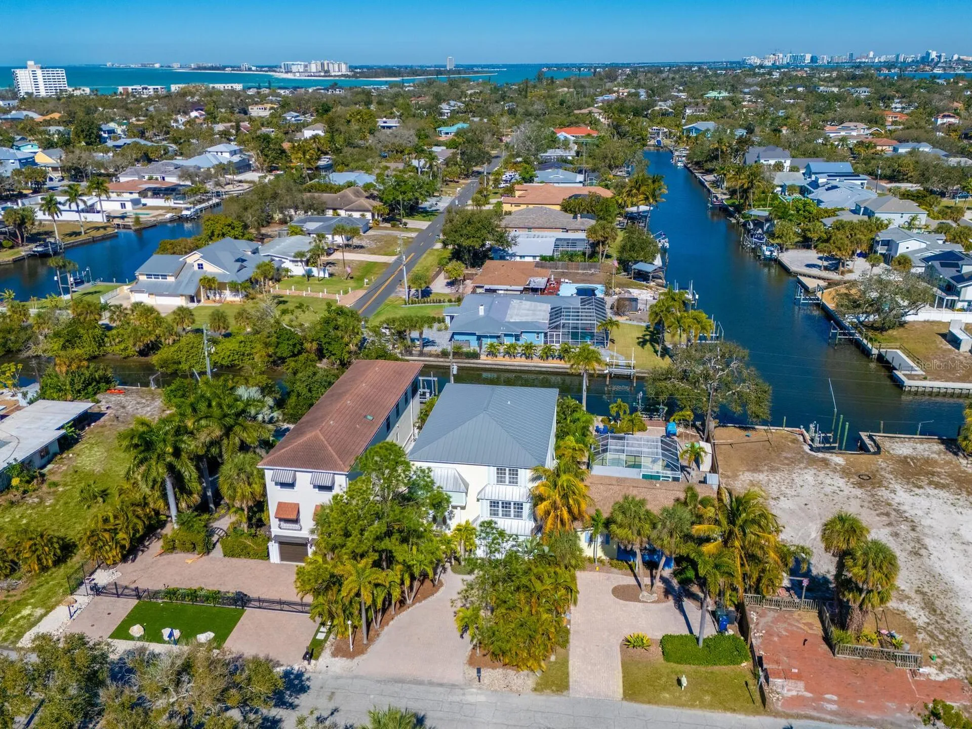 605 Avenida De Mayo Sarasota FL 34242