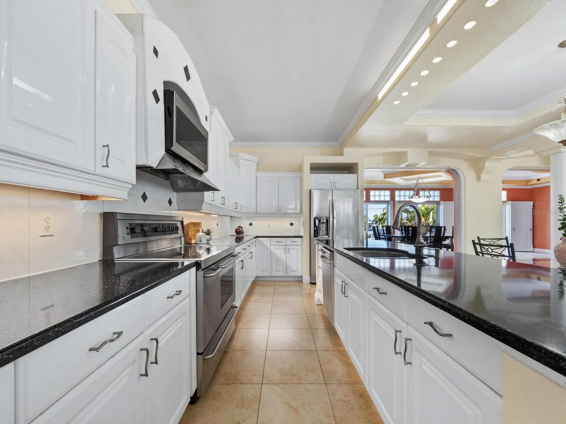 605 Avenida De Mayo Sarasota FL 34242
