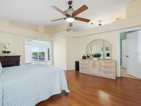 605 Avenida De Mayo Sarasota FL 34242