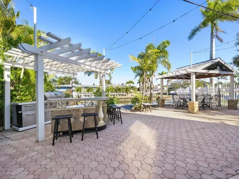 605 Avenida De Mayo Sarasota FL 34242