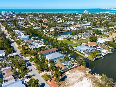 605 Avenida De Mayo Sarasota FL 34242