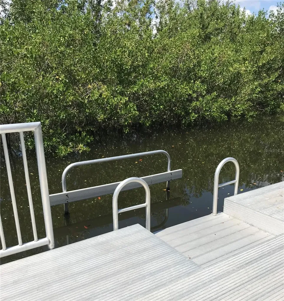 3847 30th Avenue S St Petersburg FL 33711