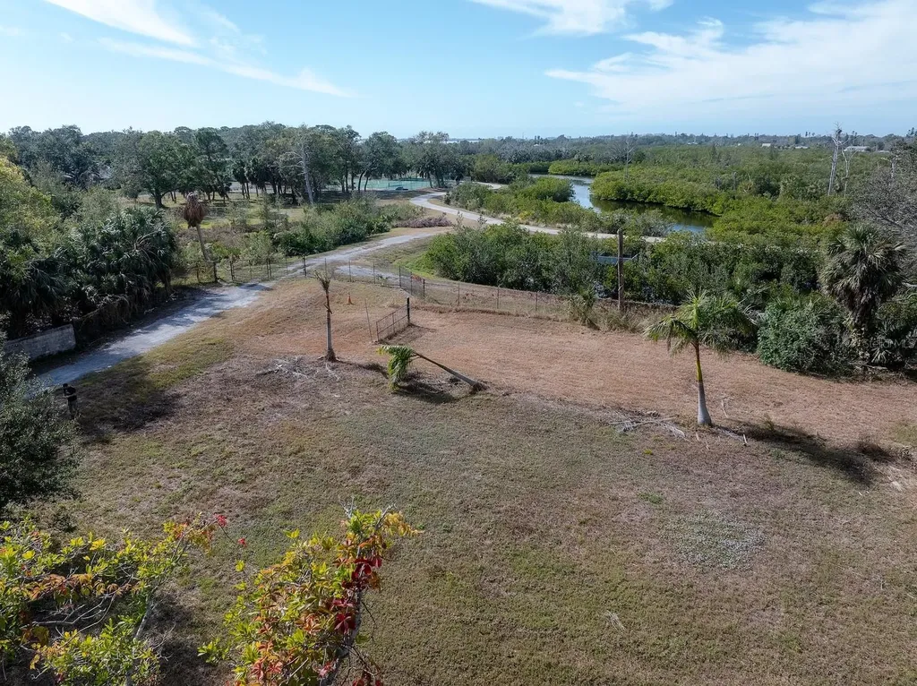 3847 30th Avenue S St Petersburg FL 33711