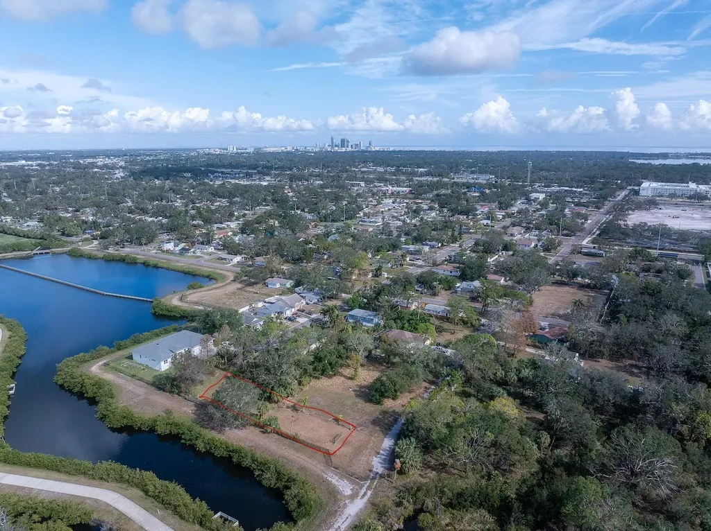 3847 30th Avenue S St Petersburg FL 33711