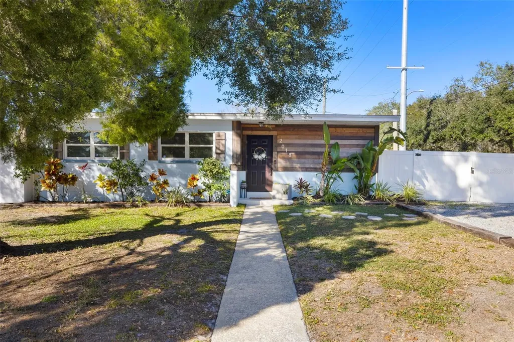 2018 E Broad Street Tampa FL 33610