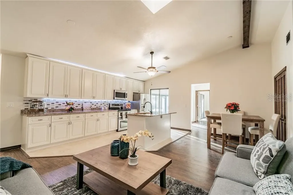 1925 Dockside Drive Valrico FL 33594