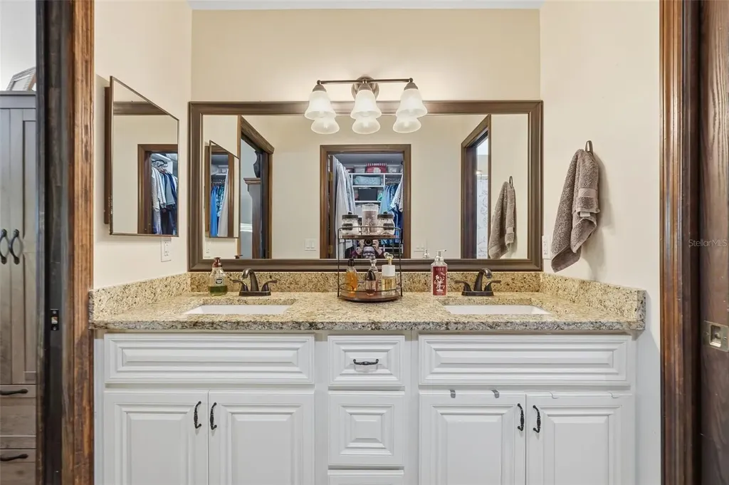 1925 Dockside Drive Valrico FL 33594