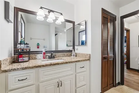 1925 Dockside Drive Valrico FL 33594