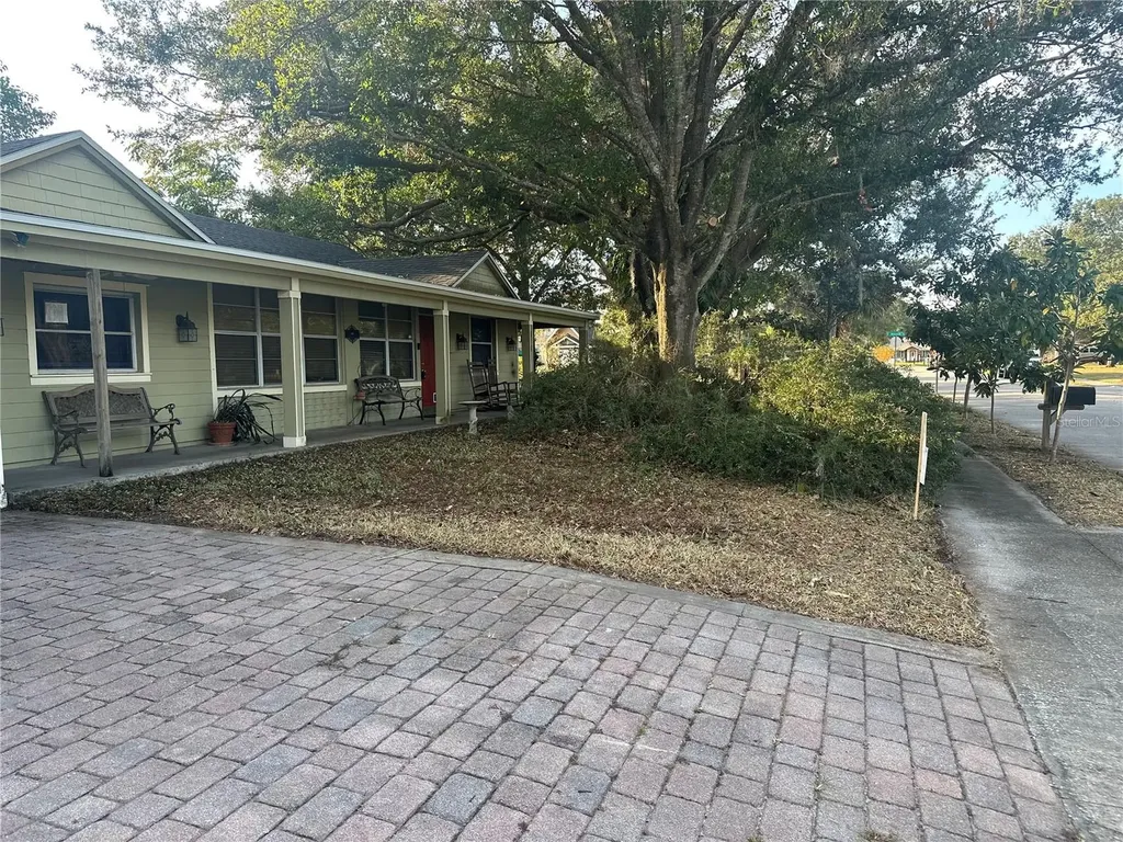 518 Poinsettia Lane Kissimmee FL 34744