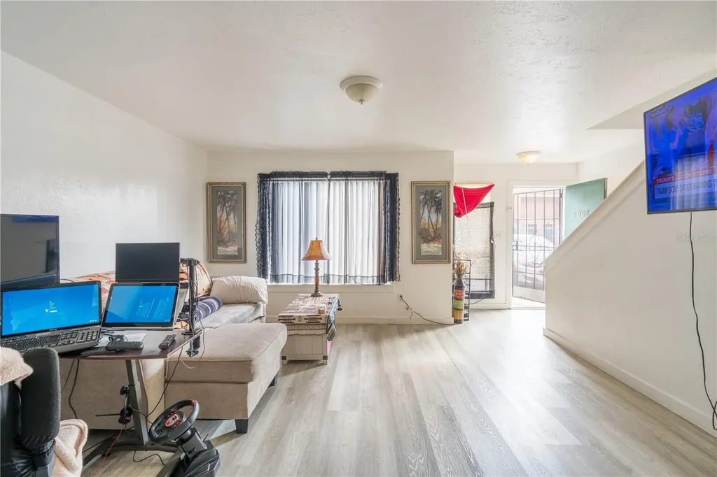 4004 Barwood Drive Orlando FL 32839