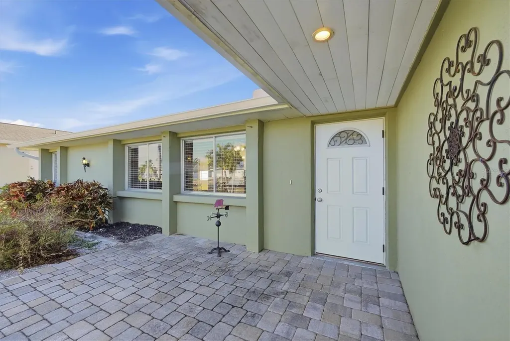 33 Annapolis Lane Rotonda West FL 33947