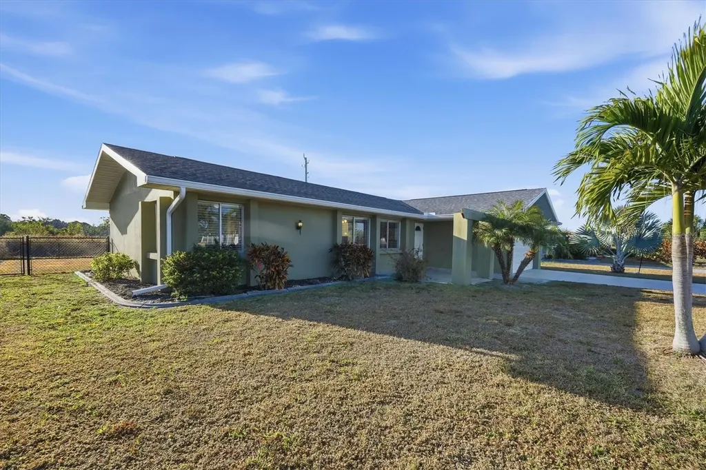 33 Annapolis Lane Rotonda West FL 33947