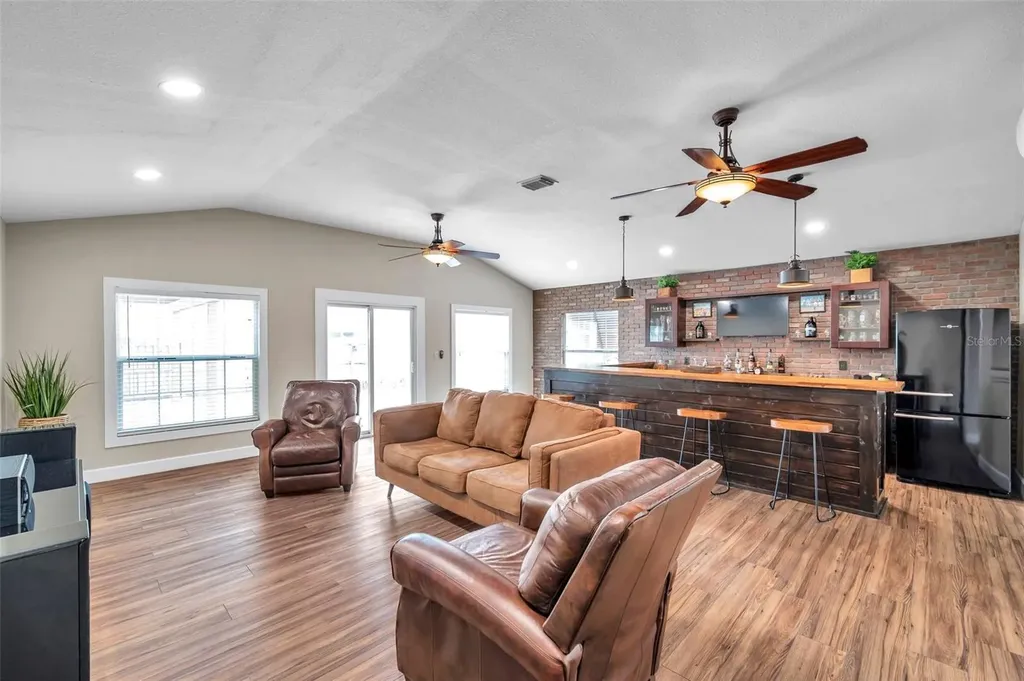 4815 Plantation Drive Tampa FL 33615