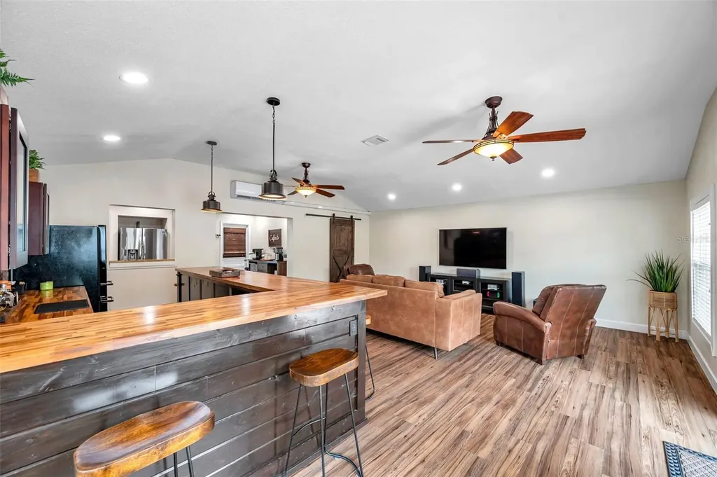 4815 Plantation Drive Tampa FL 33615