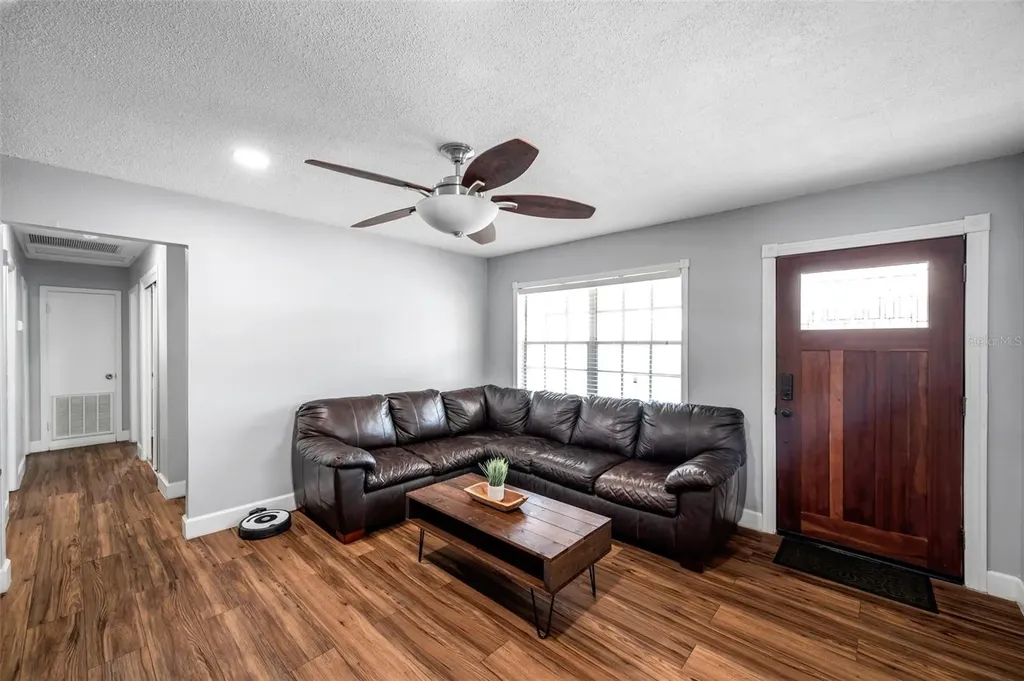 4815 Plantation Drive Tampa FL 33615