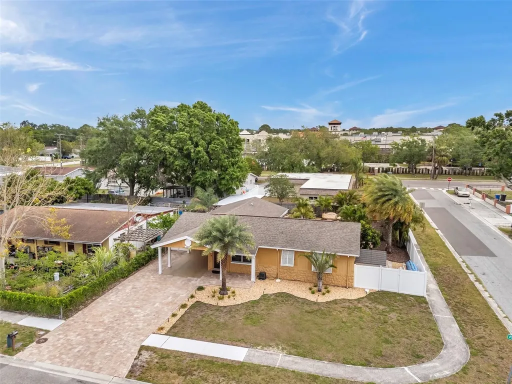 4815 Plantation Drive Tampa FL 33615