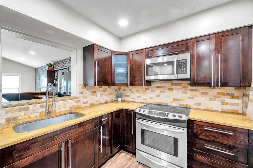 4815 Plantation Drive Tampa FL 33615