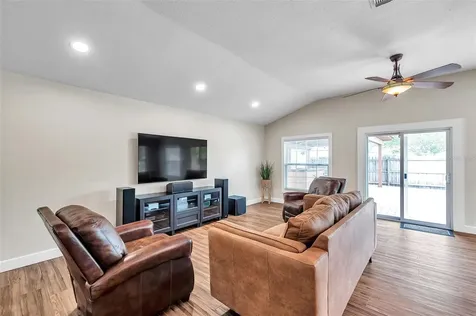 4815 Plantation Drive Tampa FL 33615