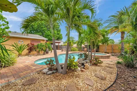4815 Plantation Drive Tampa FL 33615