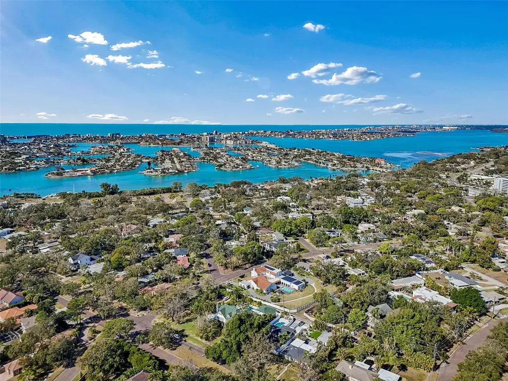 427 Villagrande Avenue S St Petersburg FL 33707