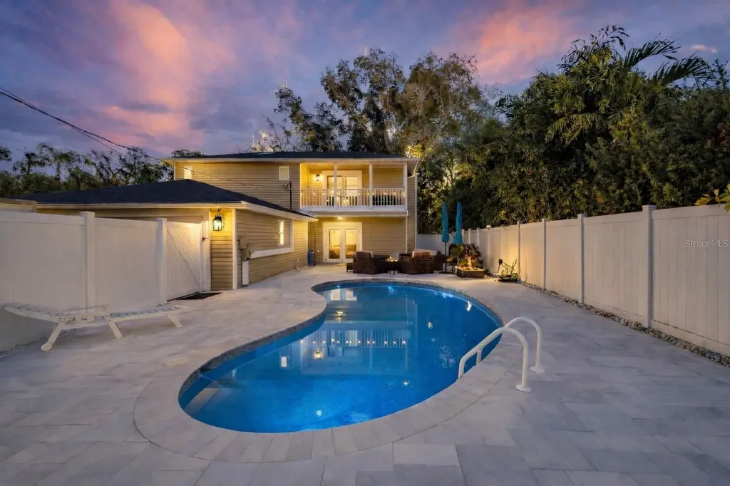 427 Villagrande Avenue S St Petersburg FL 33707