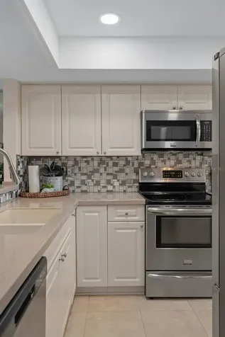 4550 Bay Boulevard Port Richey FL 34668