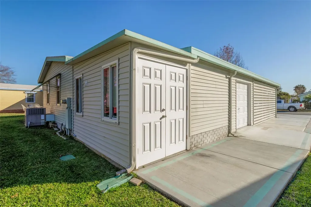 605 Rainbow Boulevard Lady Lake FL 32159